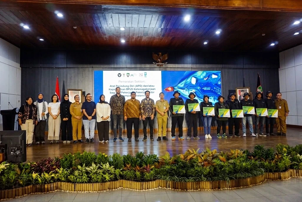 Pembangunan MRF: CKI x Yayasan Veritas Edukasi Lingkungan x Reco