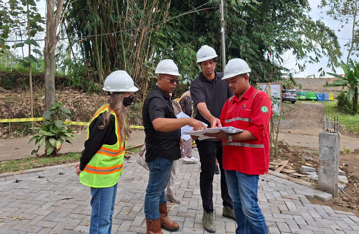 Tim CKI menerapkan standar K3 di lapangan